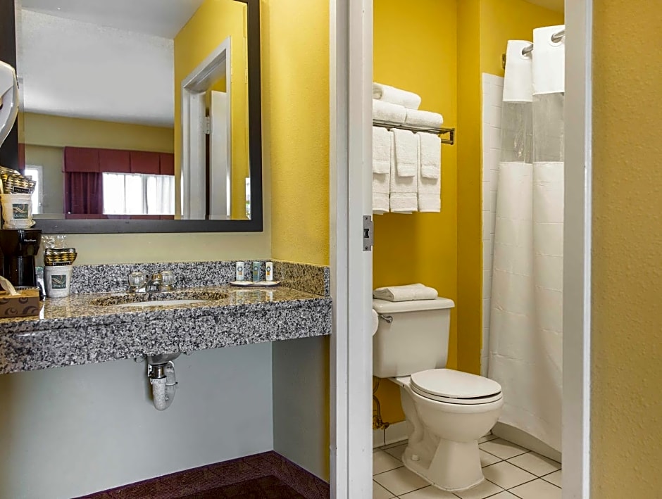 Quality Inn Calera I-65 exit 231