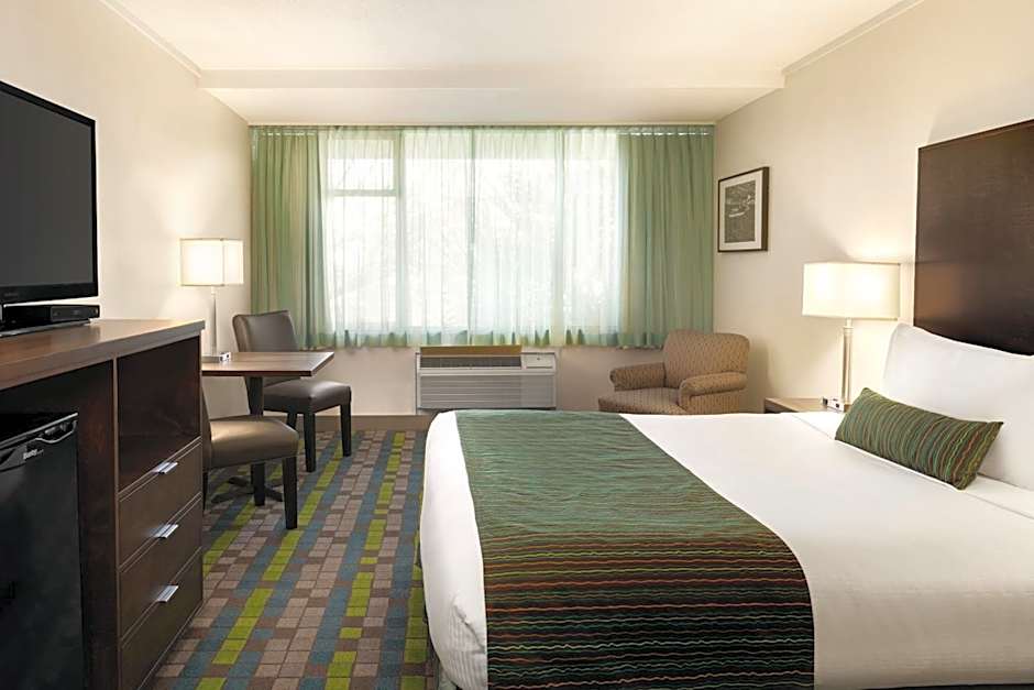 Days Inn by Wyndham Victoria Airport Sidney