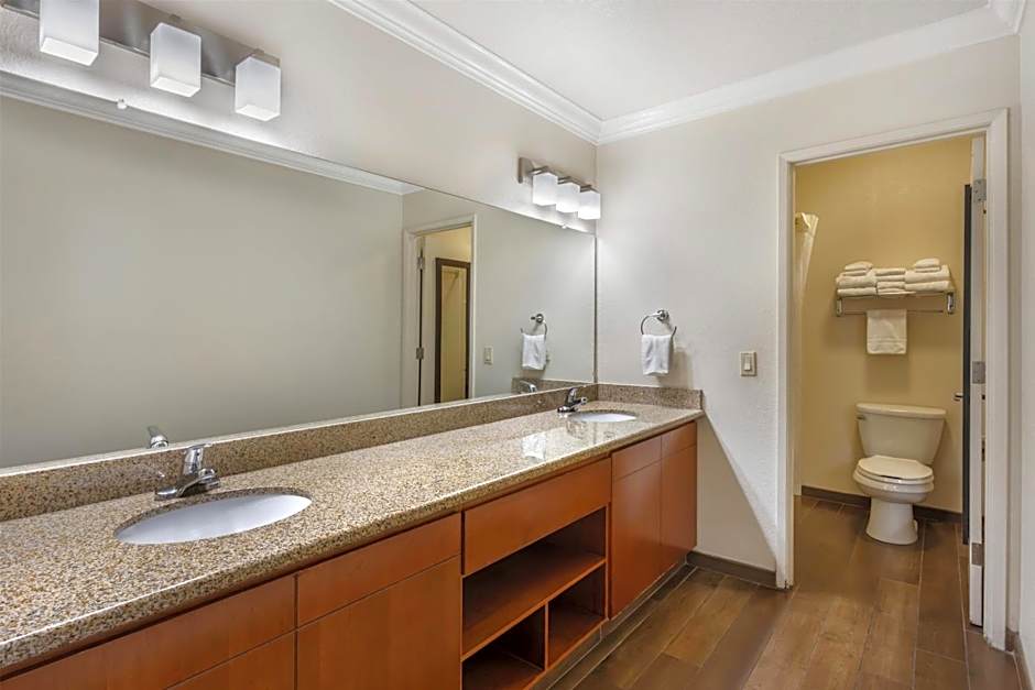 Best Western Town & Country Lodge