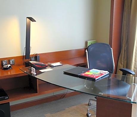 1 King Bed Superior King Suite