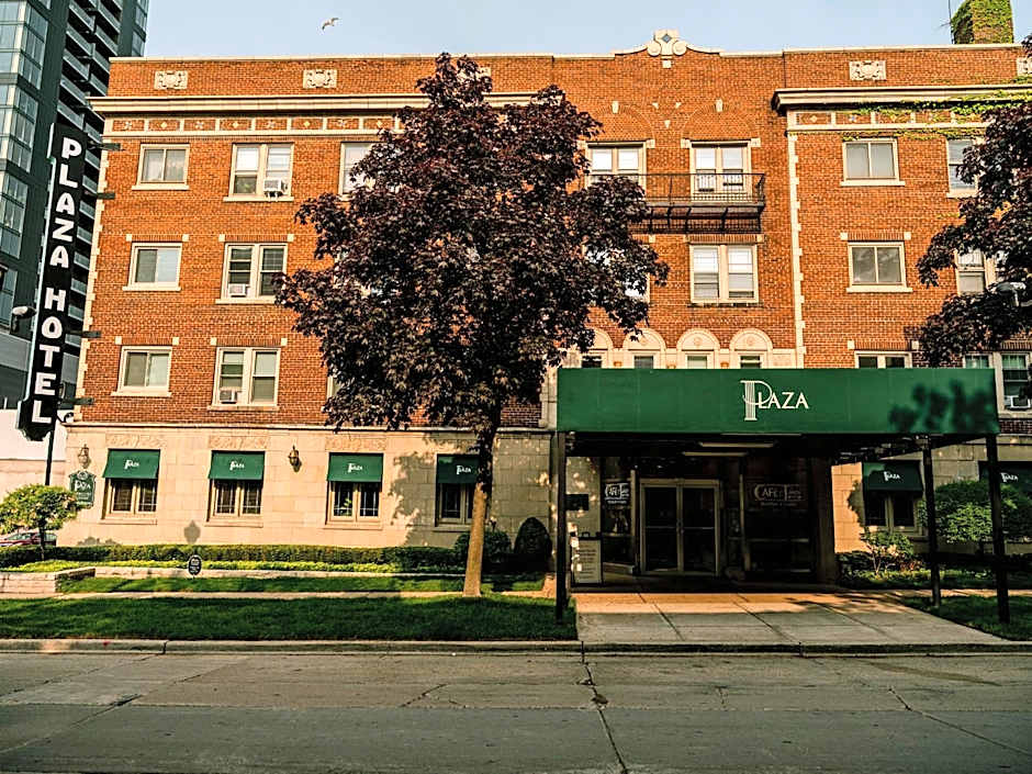 The Plaza Hotel - Milwaukee