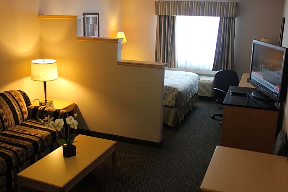 Travelodge by Wyndham Fort McMurray