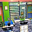 OYO 91601 Double-Degree Syariah (Female & Family)