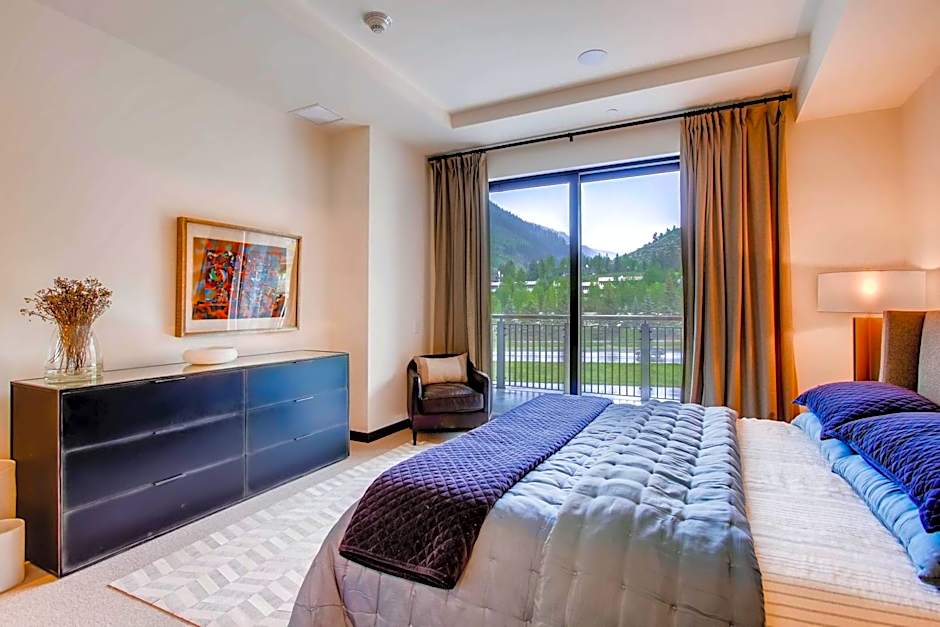 The Lion Vail