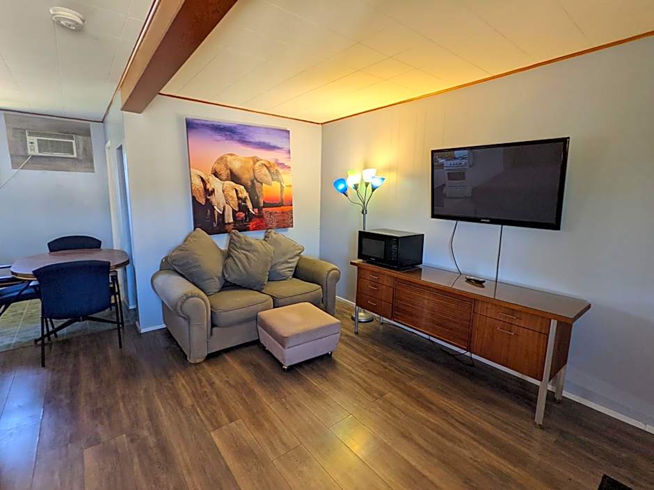 Deerview Lodge & Cabins - Princeton BC