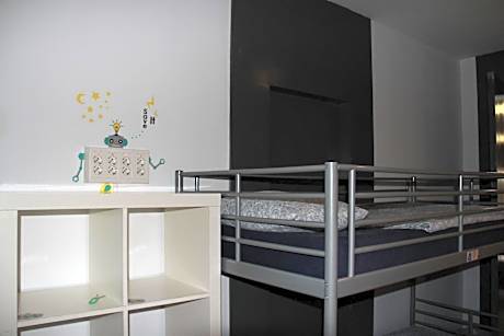 Bunk Bed in 8-Bed Mixed Dormitory Room