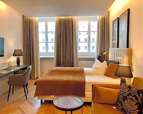 Deluxe Double Room with Shower