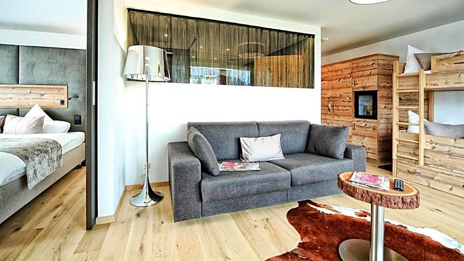 Photo 1 of 6 of Larger Suite, Balcony