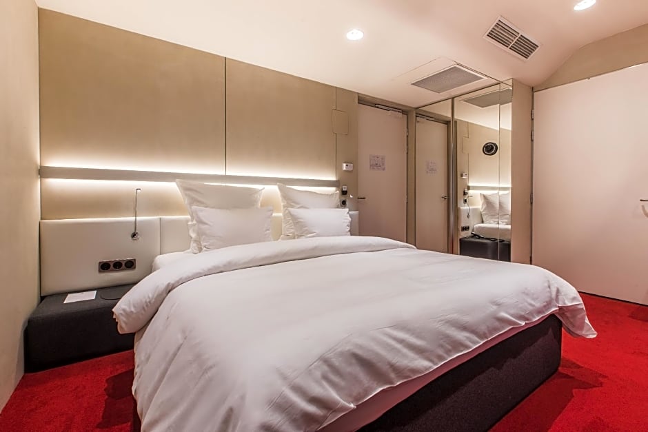 The Grove Design Hotel