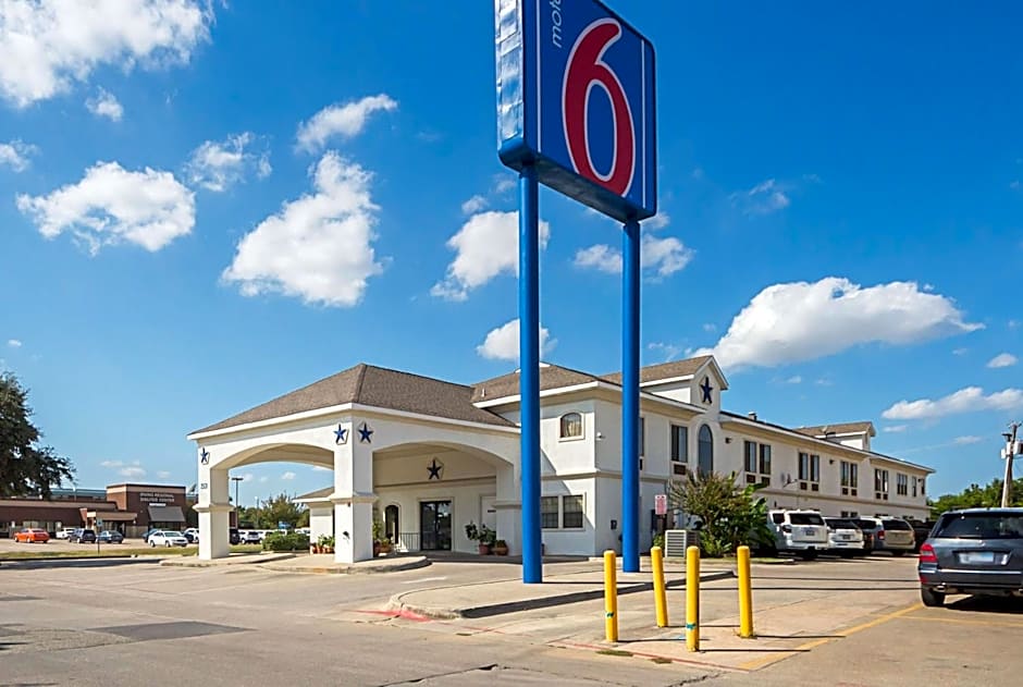 Motel 6 Dallas - Irving DFW Airport South