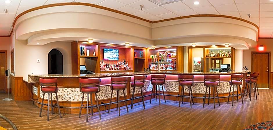 MCM Eleganté Hotel & Conference Center