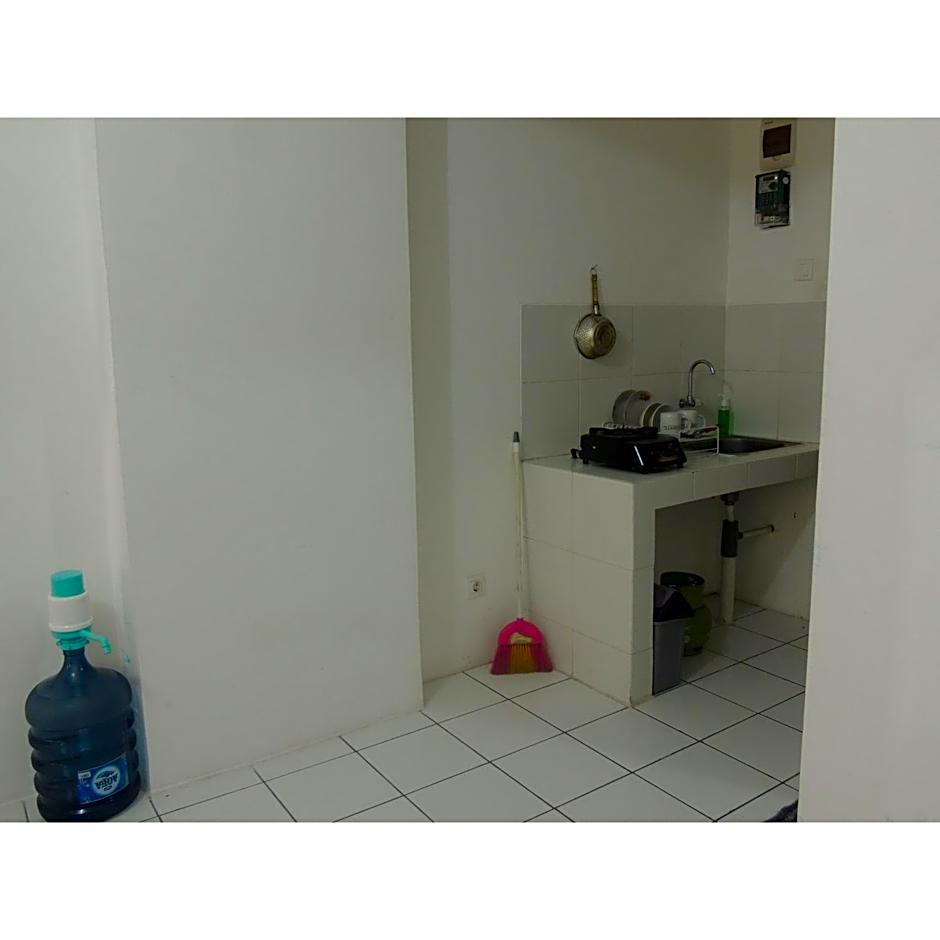 Reva Room on Gunung Putri Square Apartment