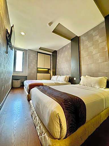 Chariton Hotel Nusa Bestari