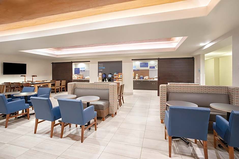 Holiday Inn Express & Suites Yosemite Park Area By IHG