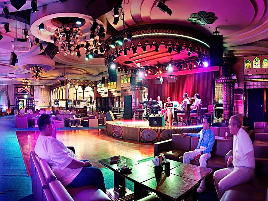 Grace Hotel Bangkok (SHA Plus)