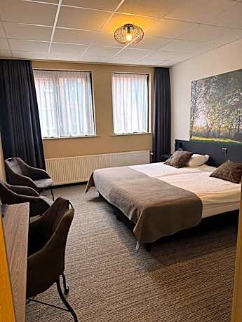 Deluxe Comfort Room with Bath