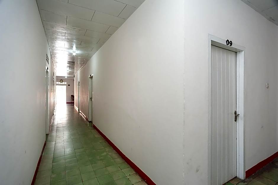 RedDoorz Syariah near Tugu Juang Jambi 3