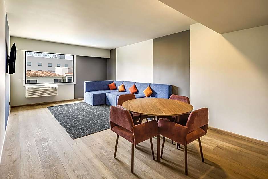 Fiesta Inn Monterrey La Fe