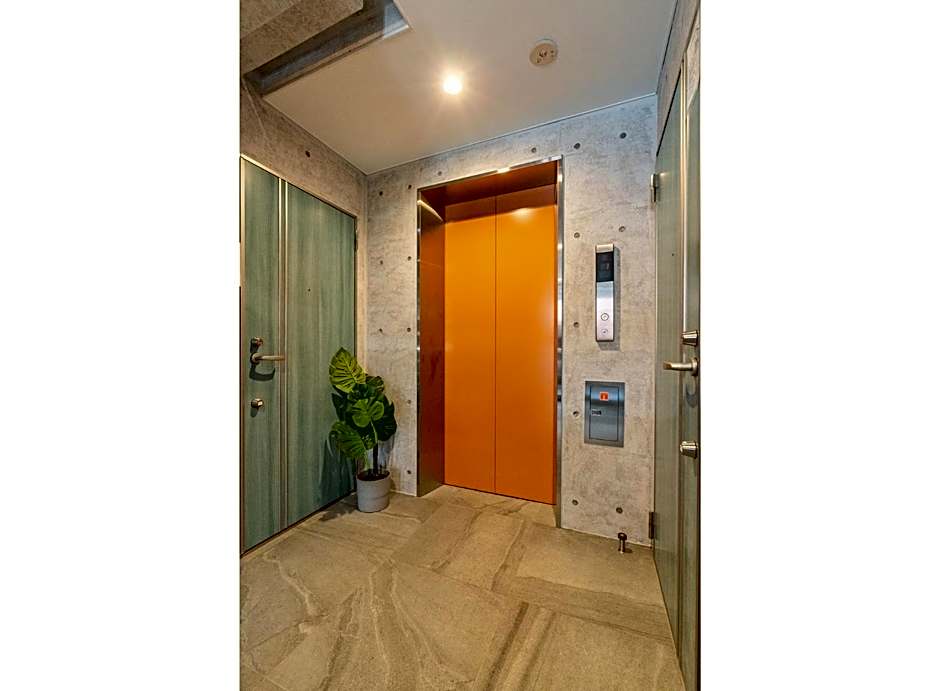 Designed apart ment Yamanote Line Shin-Okubo Sta 3 min walk