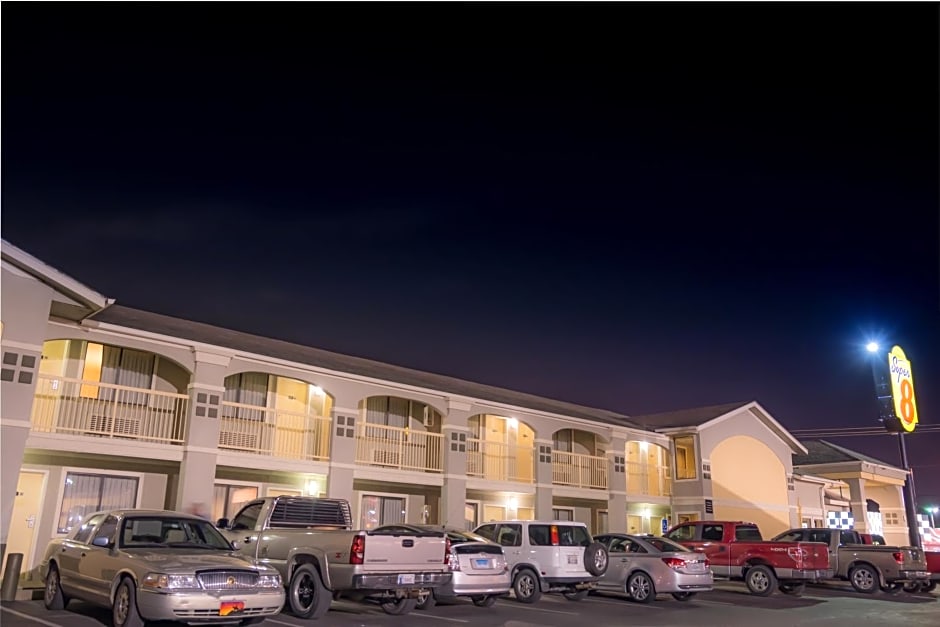 Super 8 by Wyndham Oklahoma Airport Fairgrounds West