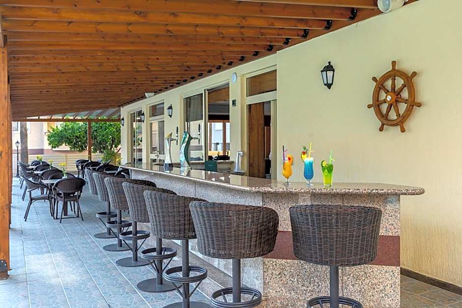 Kapetanios Limassol Hotel
