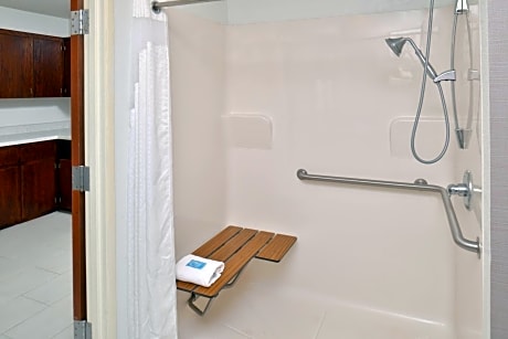 King Suite with Roll-In Shower - Disability Access