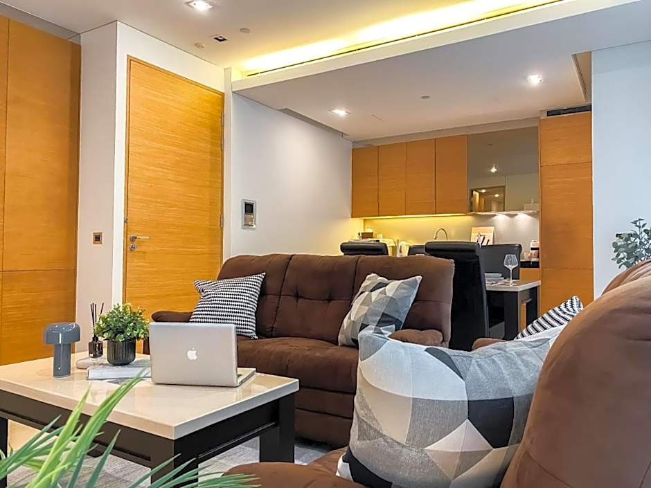 Extravagant Apt 65 sqm 1BR - Ultra Fast Wifi - Silom
