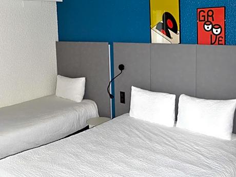 Standard Room with Double Bed and Twin Beds