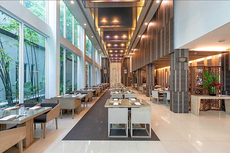 Classic Kameo Hotel & Services Apartment 