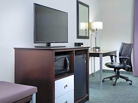 King Room - Mobility Access/Non-Smoking