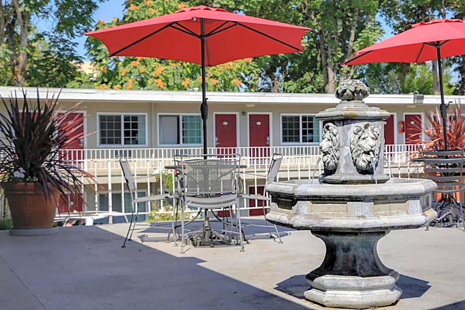 Campus Inn & Suites Eugene Downtown