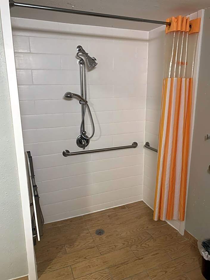 La Quinta Inn & Suites by Wyndham Philadelphia Airport