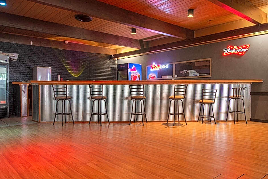 American Best Inn By OYO I-35 Perry