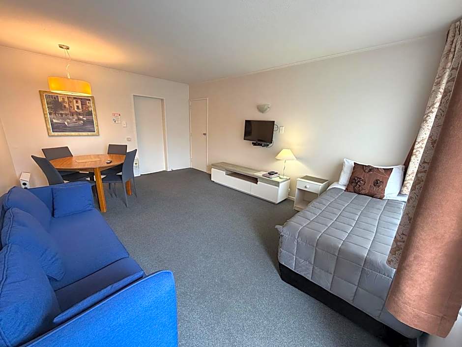 Aalton Motel