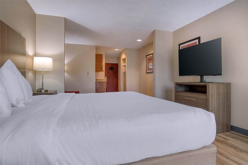 Best Western Plus Philadelphia-Choctaw Hotel and Suites