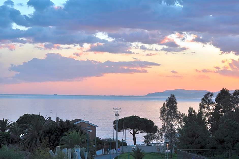 Art House Quartu - Margine Rosso