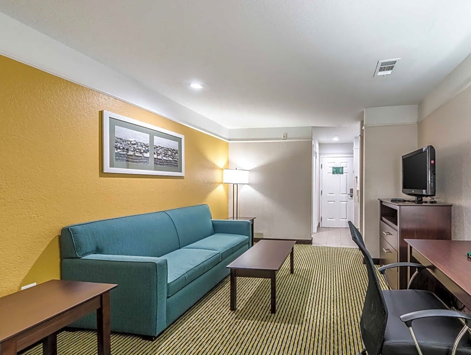 Quality Inn & Suites Seaworld North