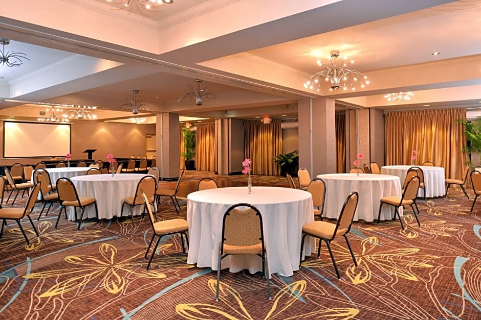 Holiday Inn Express Hotel & Suites Dallas South - DeSoto By IHG