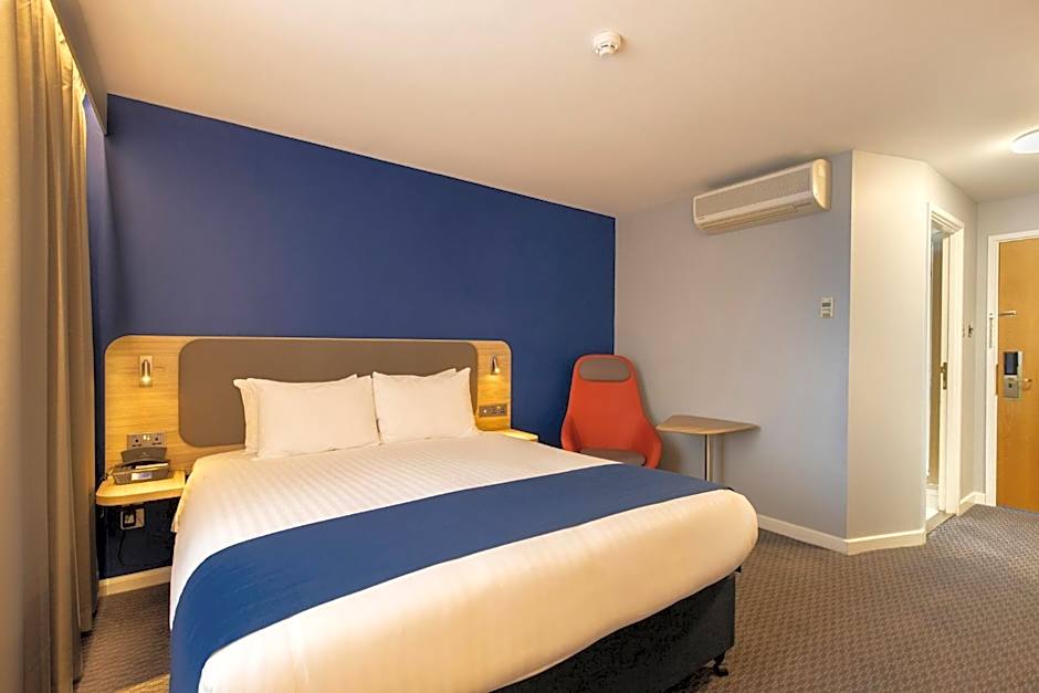 Holiday Inn Express Poole By IHG