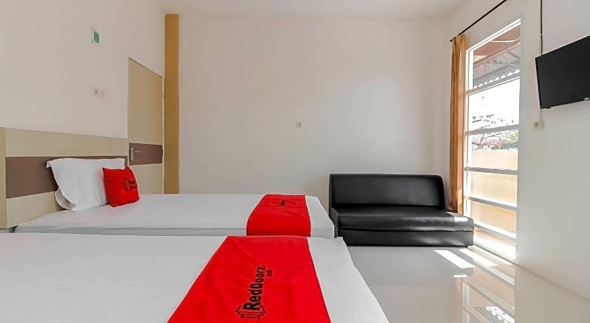 RedDoorz @ Tara Homestay Palembang