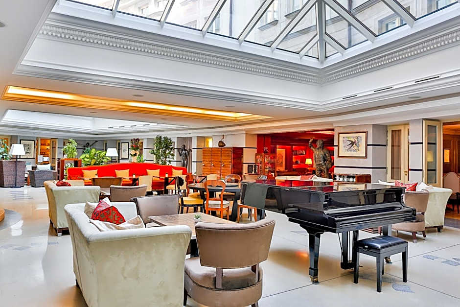 Aria Hotel