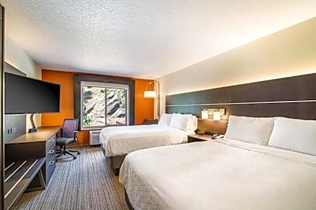 Standard Queen Room with Two Queen Beds