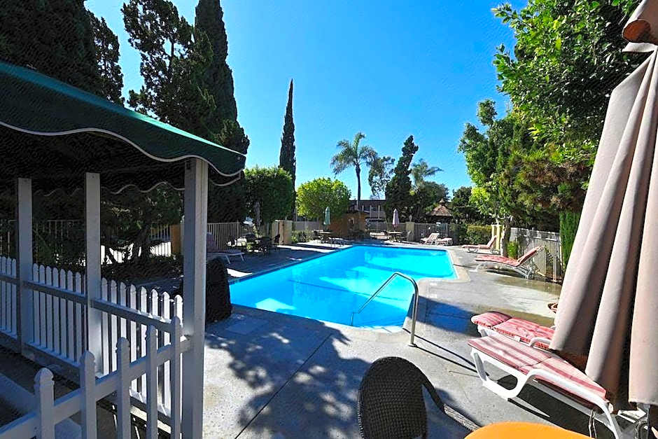 Costa Mesa Inn - Newport Beach Area
