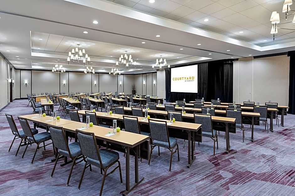 Courtyard by Marriott Fort Wayne Downtown at Grand Wayne Convention Center