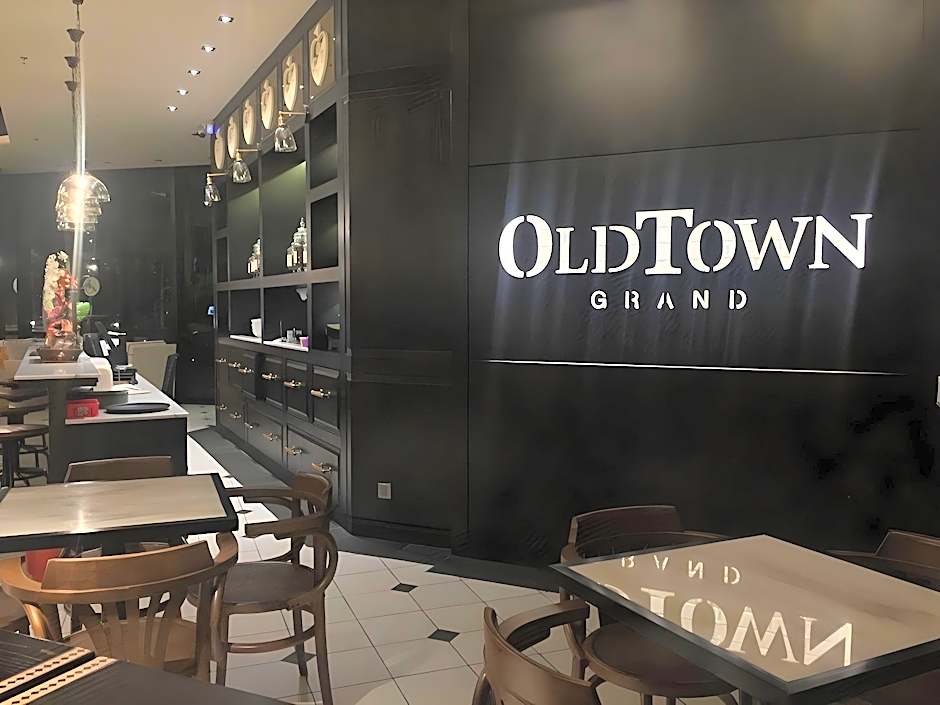 M ROOF HOTEL & RESIDENCES