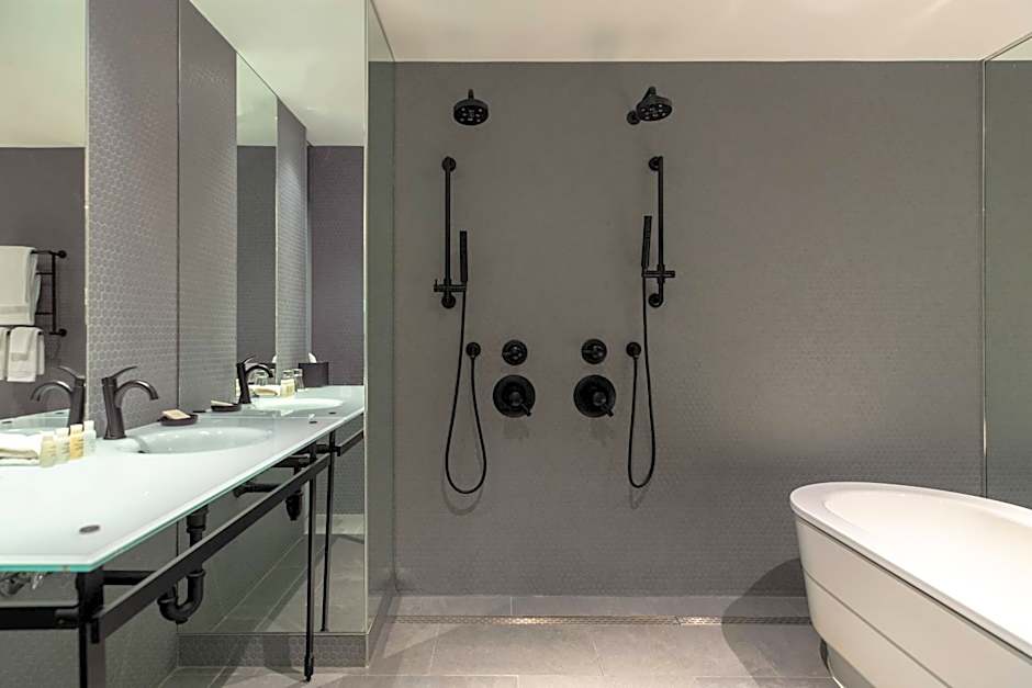 Renaissance by Marriott New York Times Square Hotel