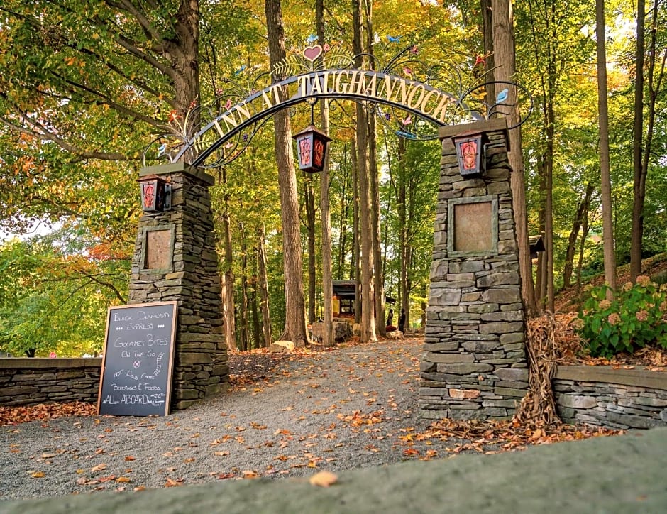 Inn at Taughannock Falls