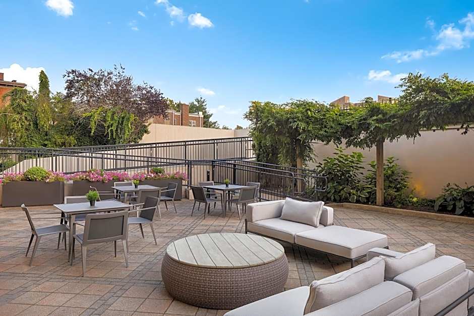 Courtyard by Marriott New Haven at Yale