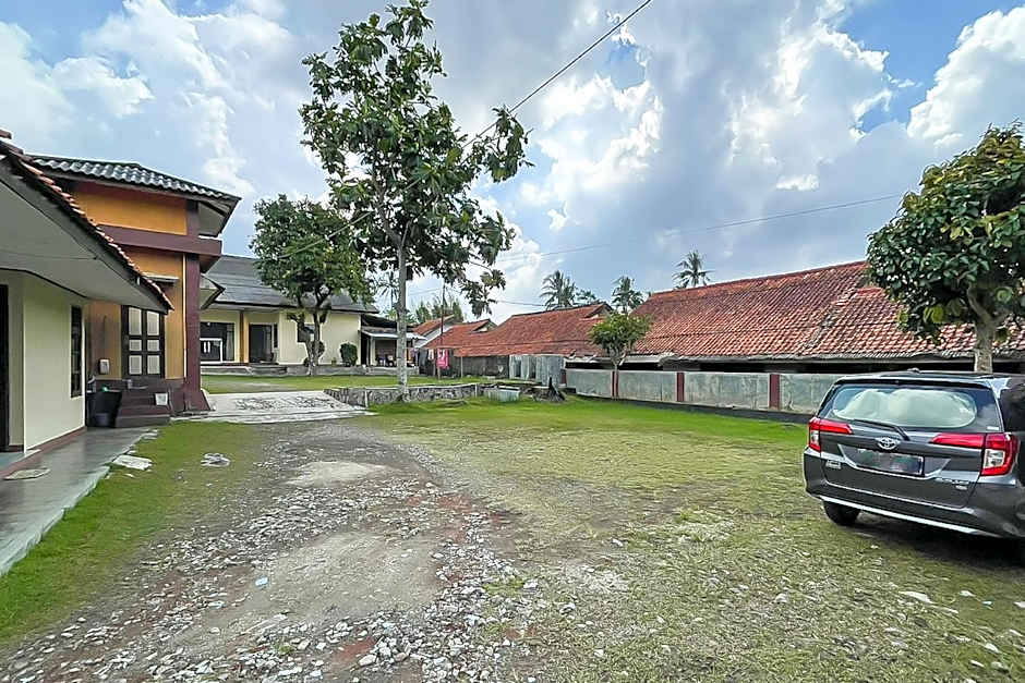 Hotel Shanty Mitra RedDoorz