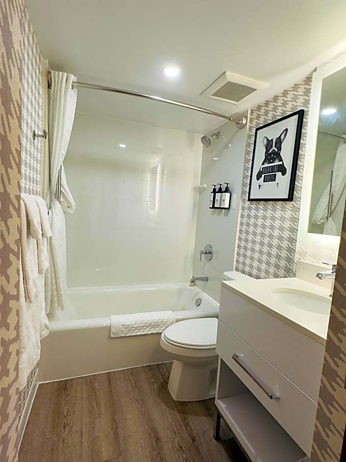 Quality Inn & Suites Thunder Bay Downtown